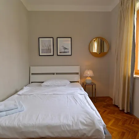 Nikola 2113 Apartment
